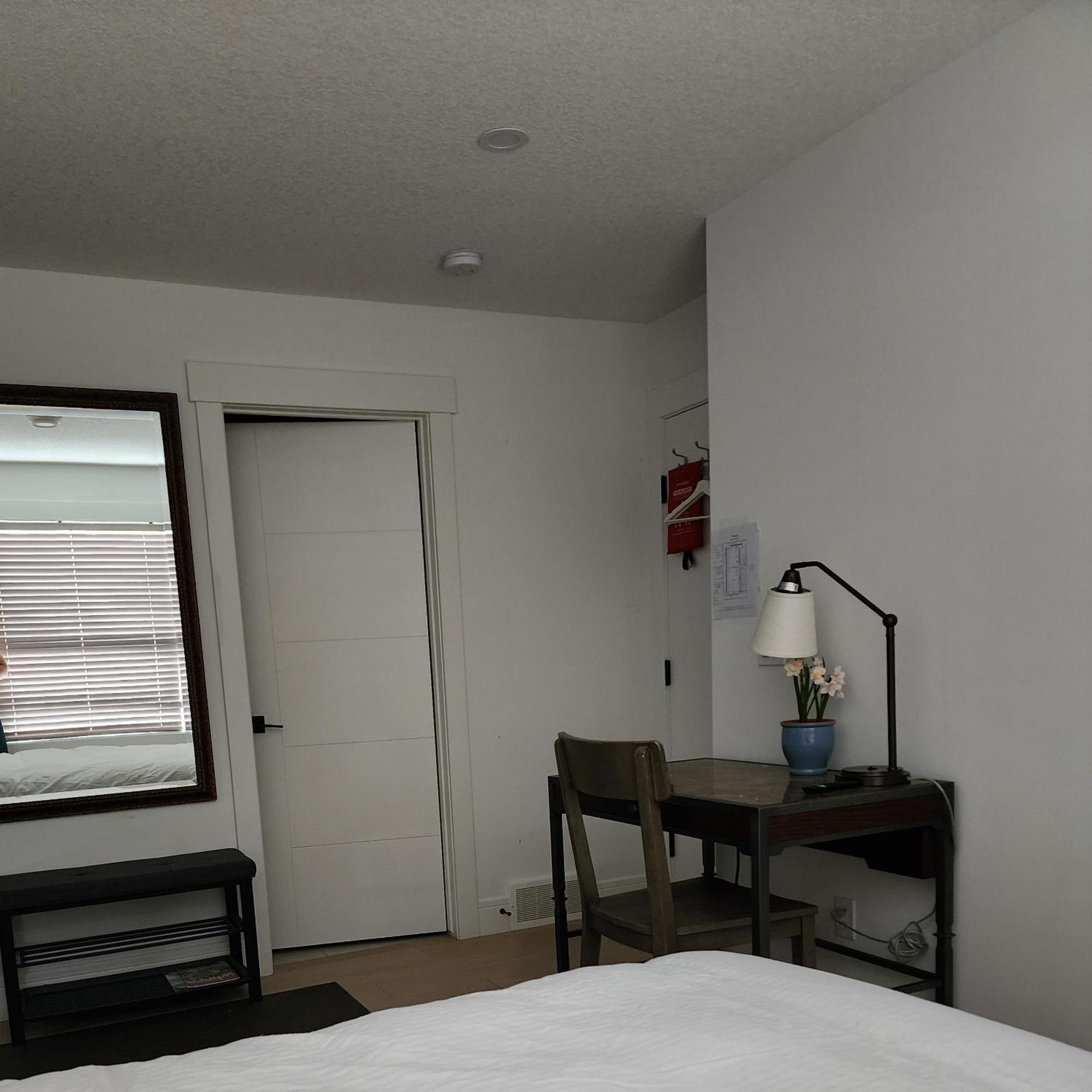 Downtown 1 Bed Entire Apartment Calgary